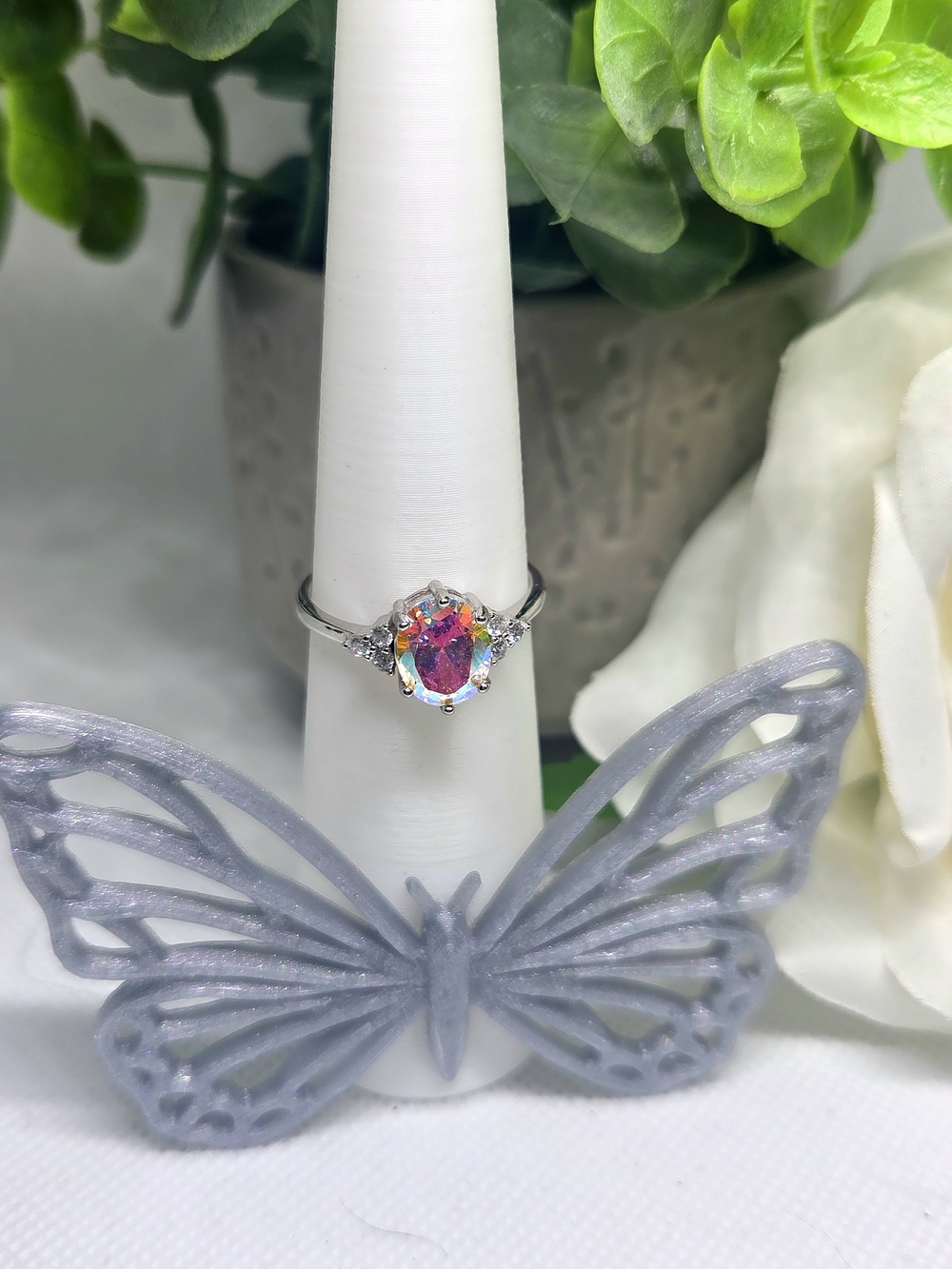 Elegant Irridescent Aurora Ring On Rhodium Plating